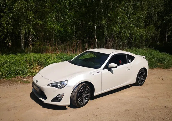 samochody osobowe Toyota GT86 cena 74990 przebieg: 220000, rok produkcji 2013 z Warszawa